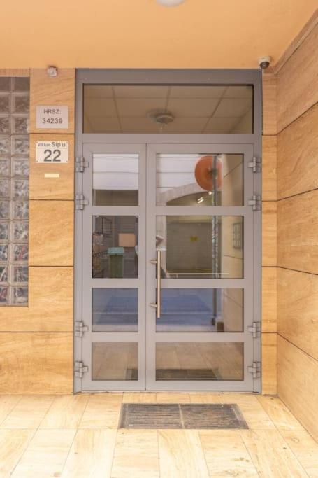 Apartament S22 *