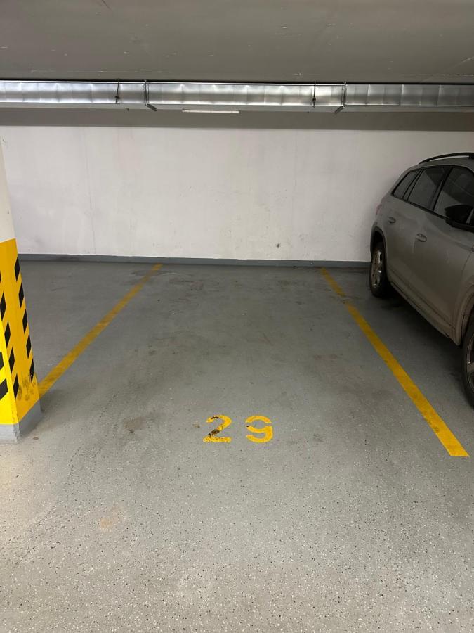 Break - Private Garage, Ac, Balcony *