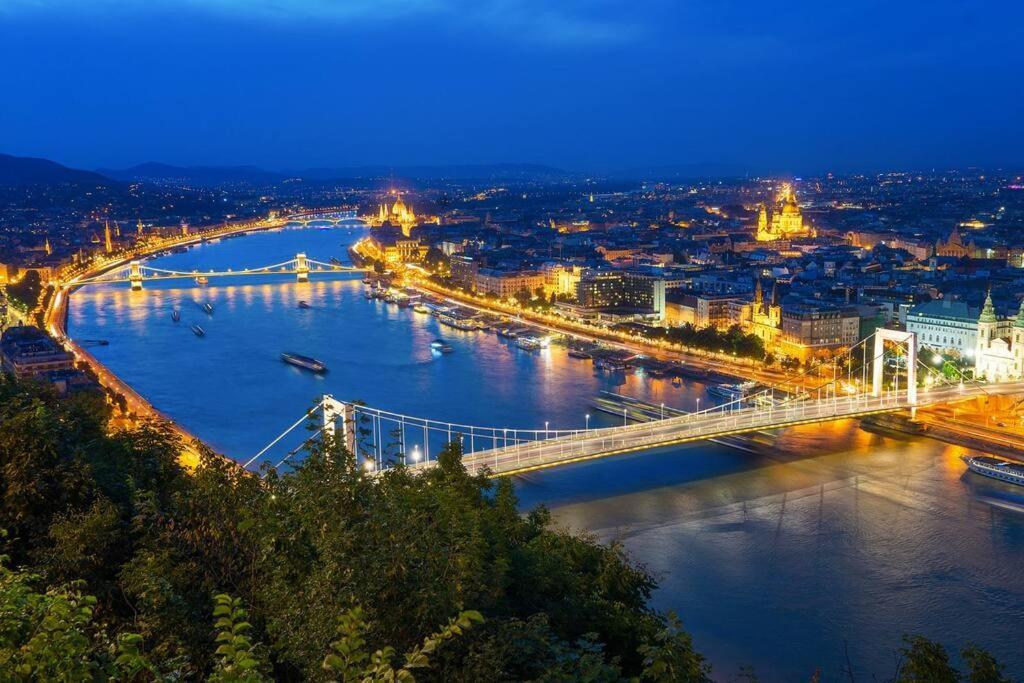 Parisian Soul In The Heart Of Apartamento Budapest