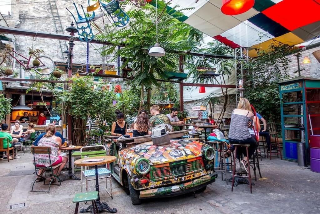 Parisian Soul In The Heart Of * Budapest