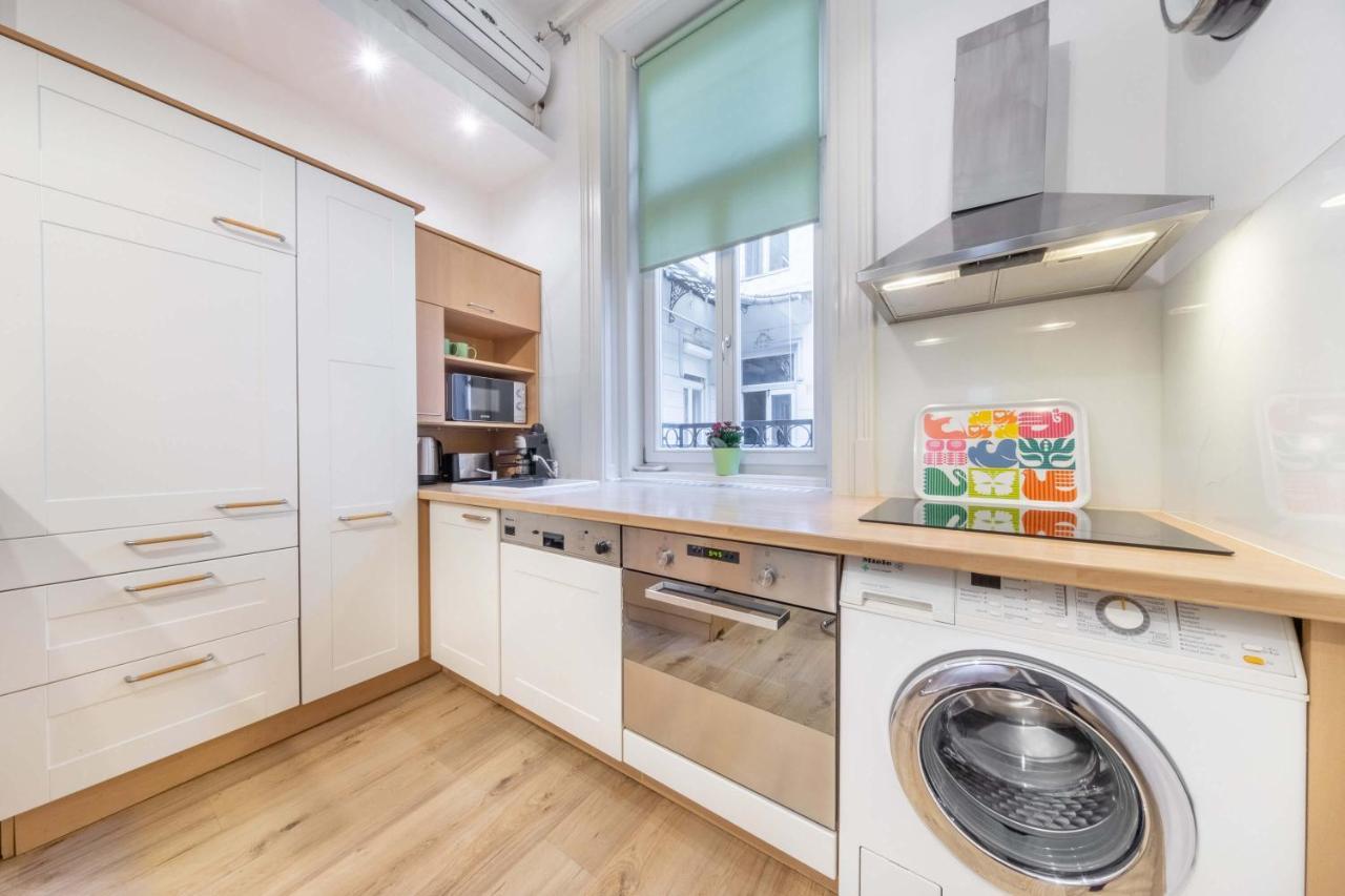 Anastasia 2 Bedrooms On Vaci Utca * Budapest