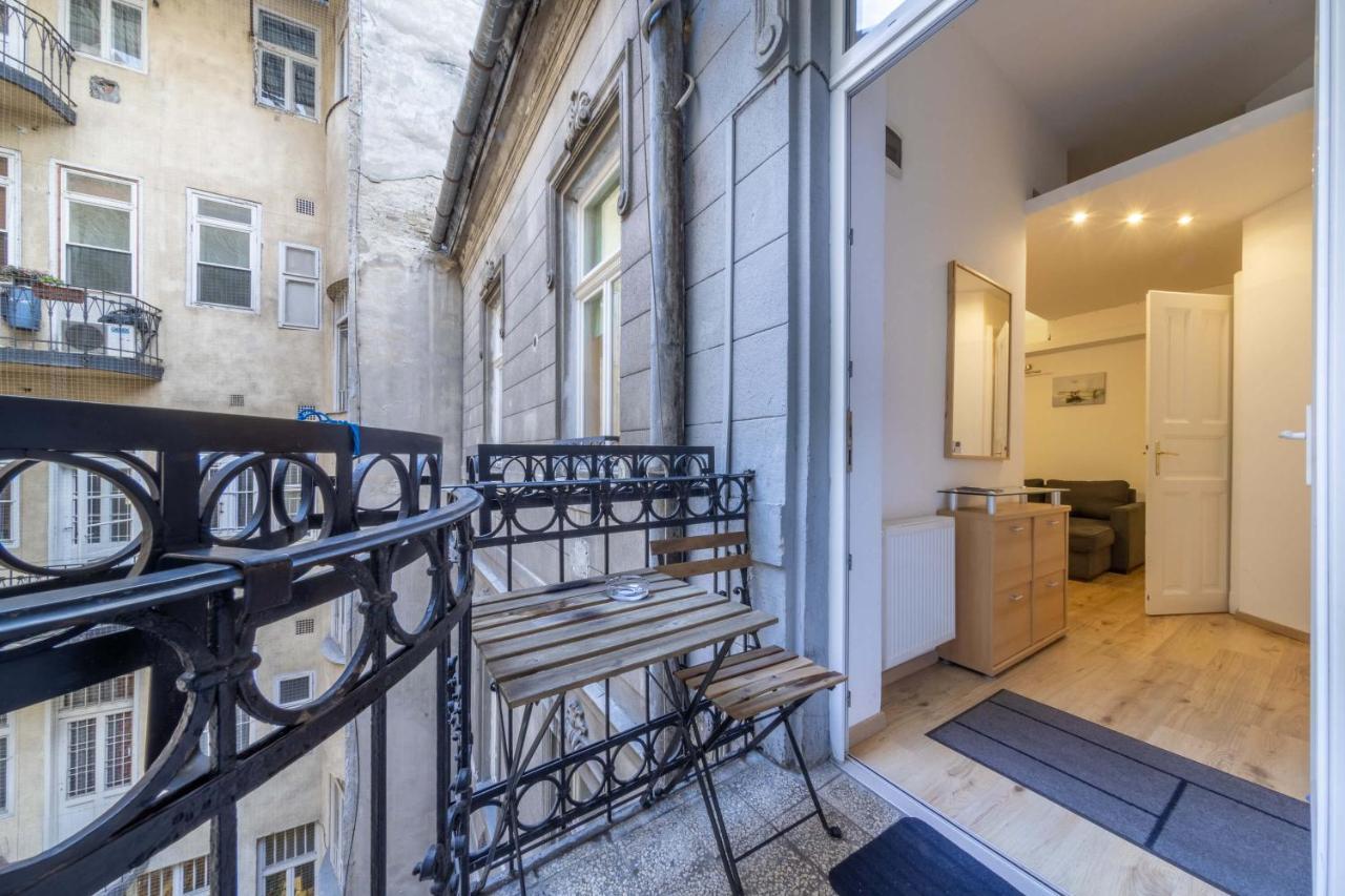Anastasia 2 Bedrooms On Vaci Utca * Budapest