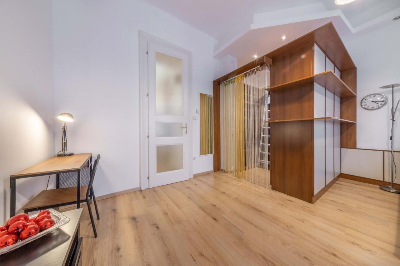 Anastasia 2 Bedrooms On Vaci Utca Budapest