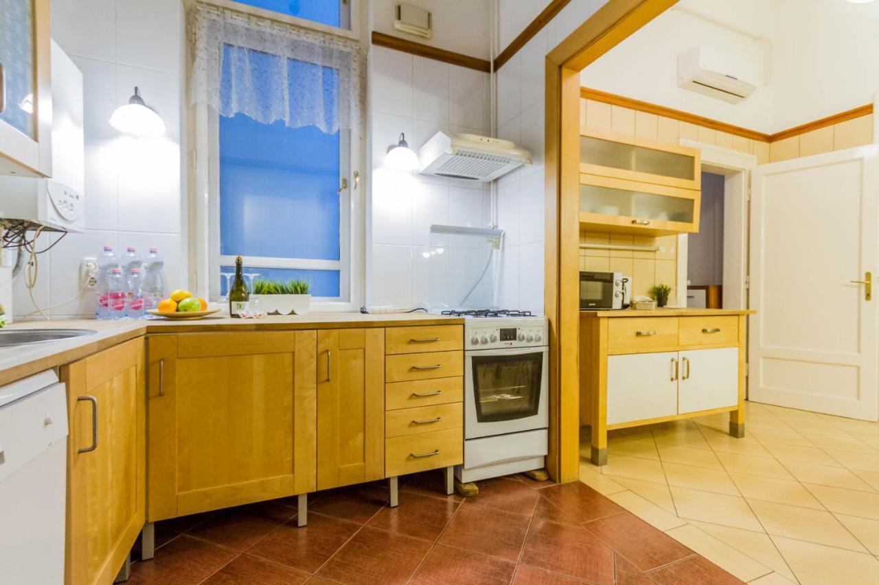Appartement Friend Of Deak Ferenc Boedapest