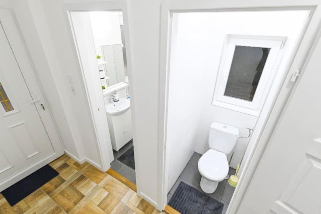 Lovely Flat In Damjanich Street - Leonard Boedapest