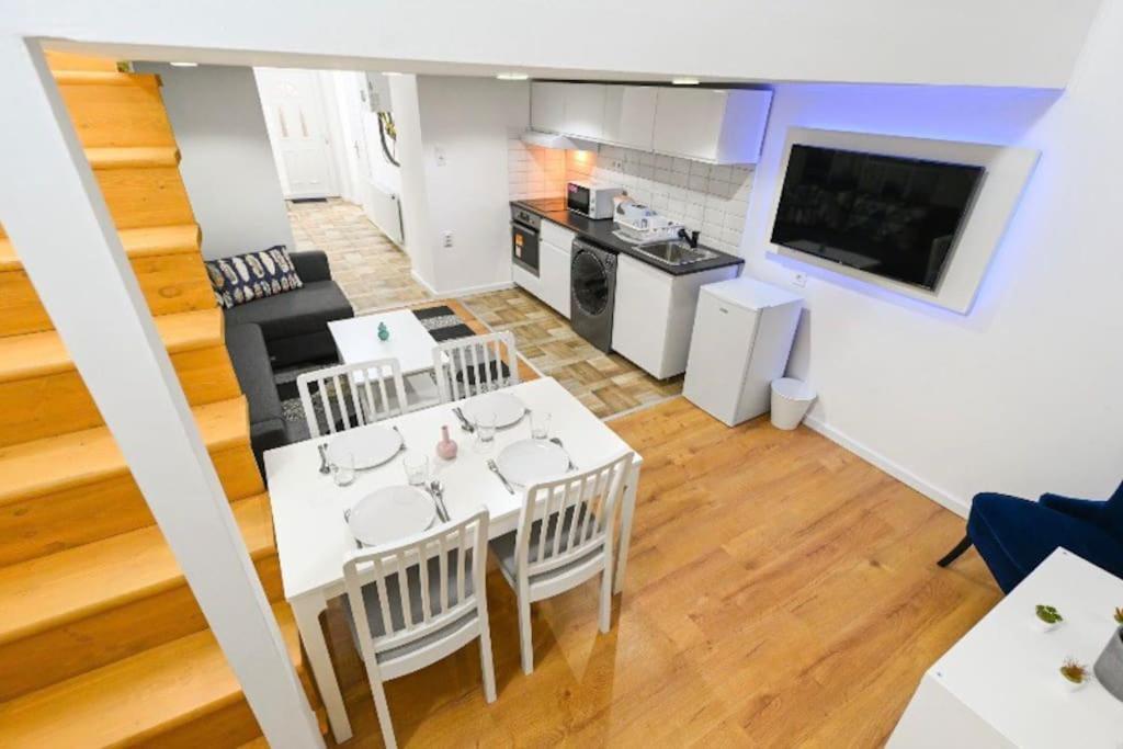 Lovely Flat In Damjanich Street - Leonard Appartement Boedapest