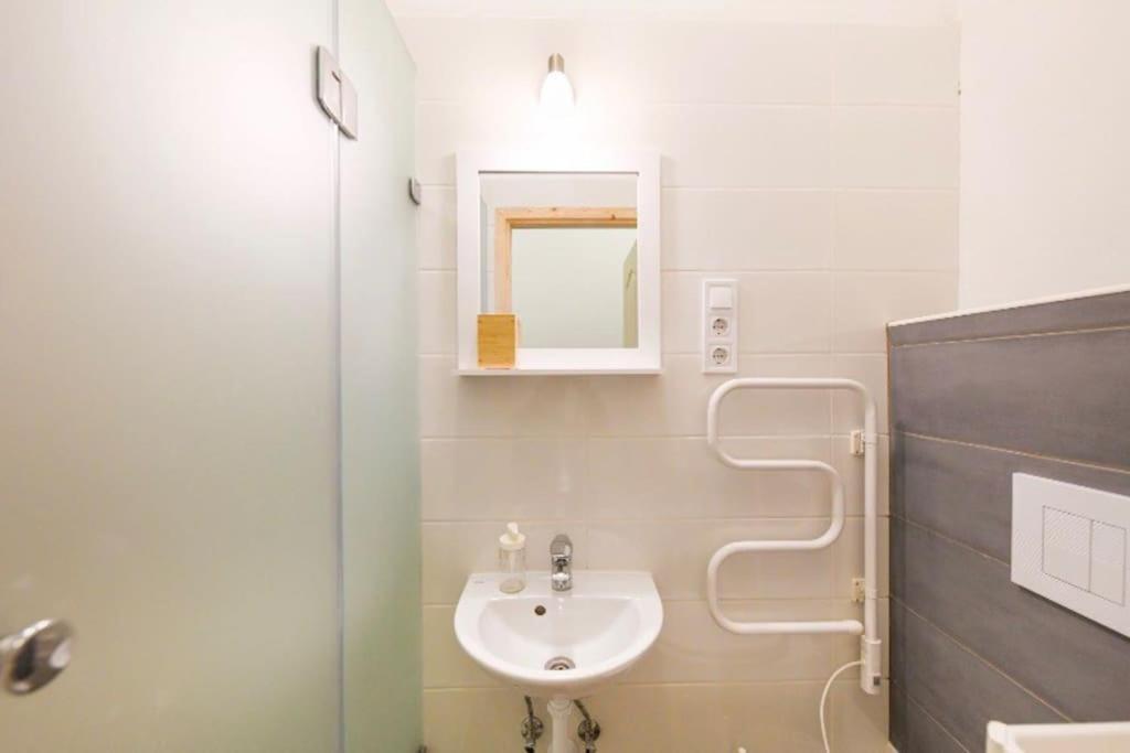 1 Bedroom Flat In Nyar Str., Downtown Appartement *