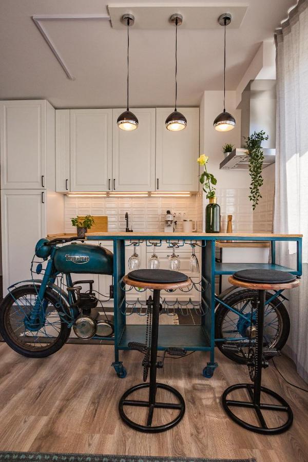 Apartman Stylish Oasis With Ac And Parking *