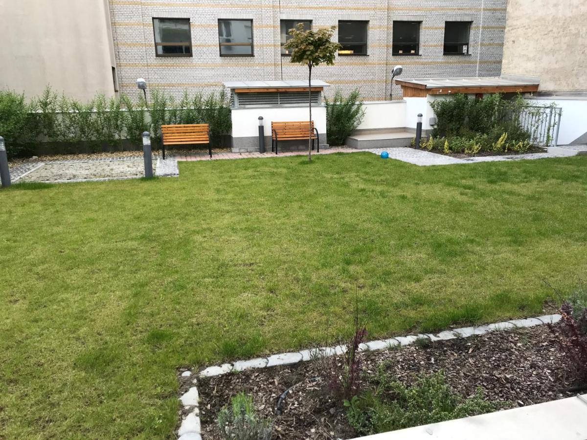 Stylish Oasis With Ac And Parking Budapest