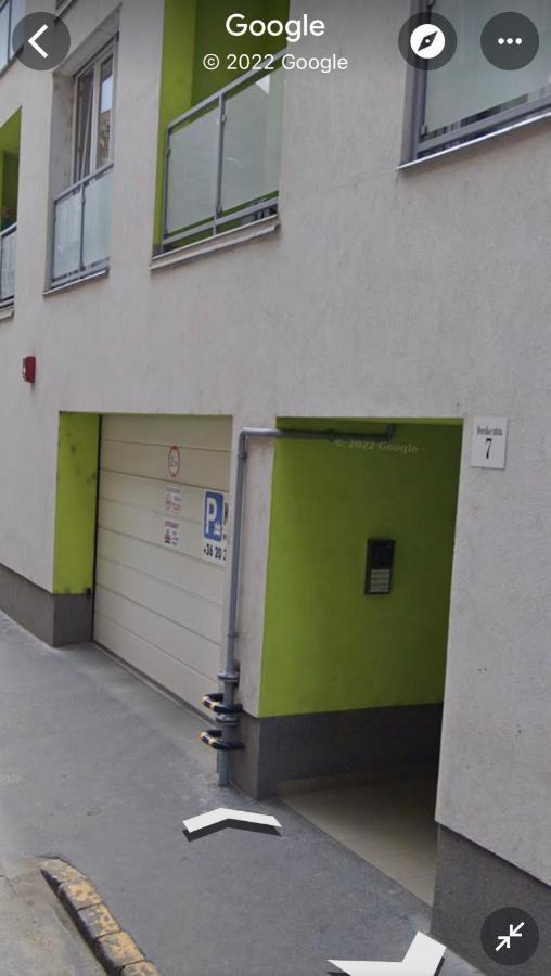 Stylish Oasis With Ac And Parking * Budapest