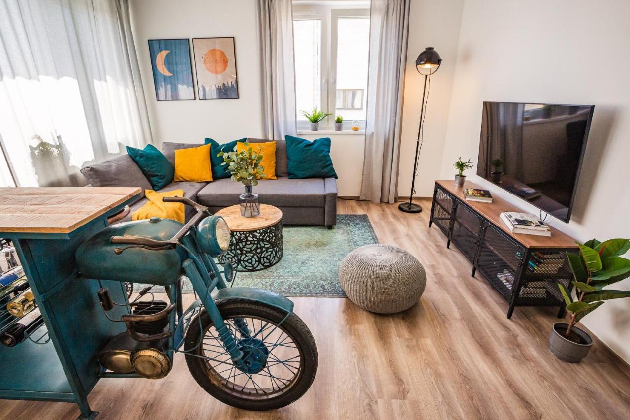 Stylish Oasis With Ac And Parking