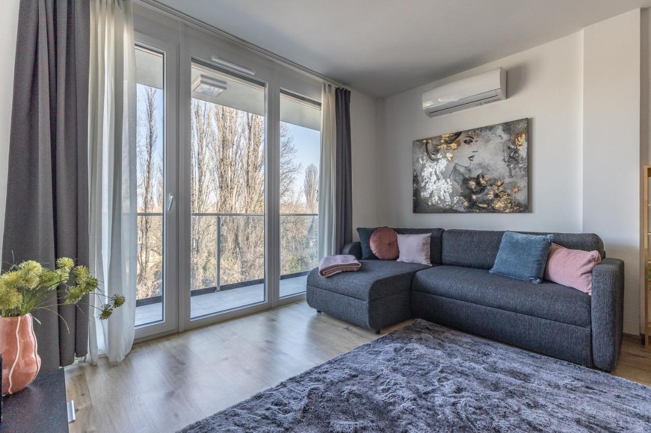 Need In Bp - Garage, Terraces, Aircon * Budapešť