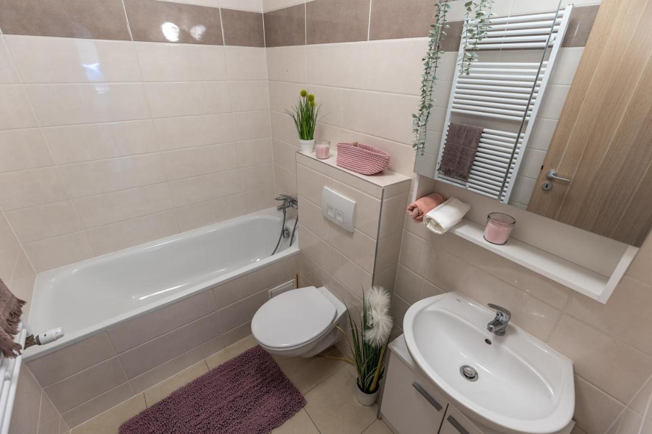 Apartmán Need In Bp - Garage, Terraces, Aircon *
