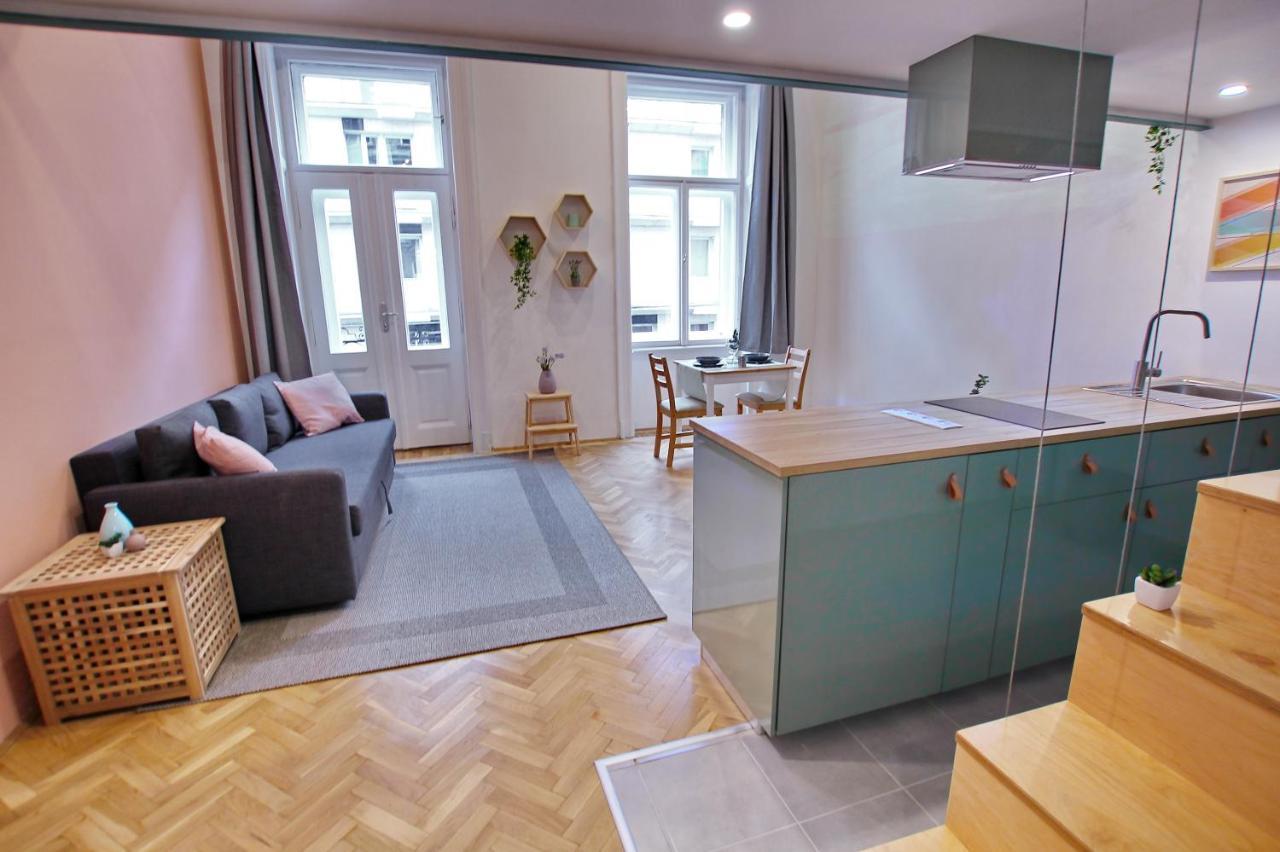 Awesome Downtown W Balcony & Free Private Parking Appartamento Budapest