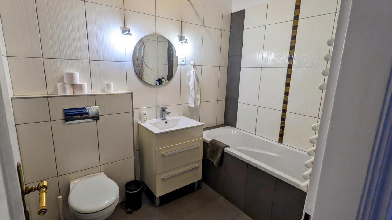 Freeparking - Great Synagogue Apartment, 2 Bedroom, 5 People ,wifi, Ac * Boedapest