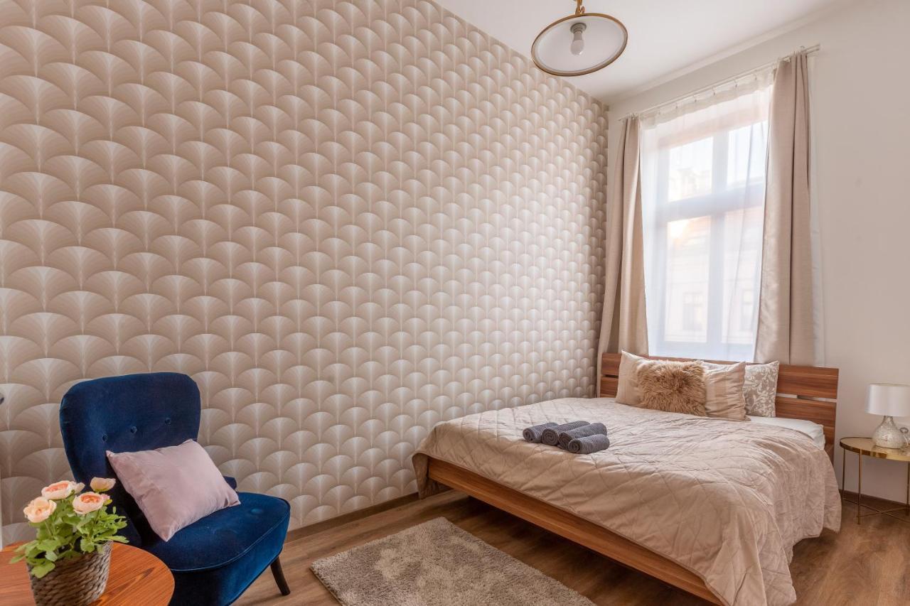 Explore From A Luxurious Cozy Appartement