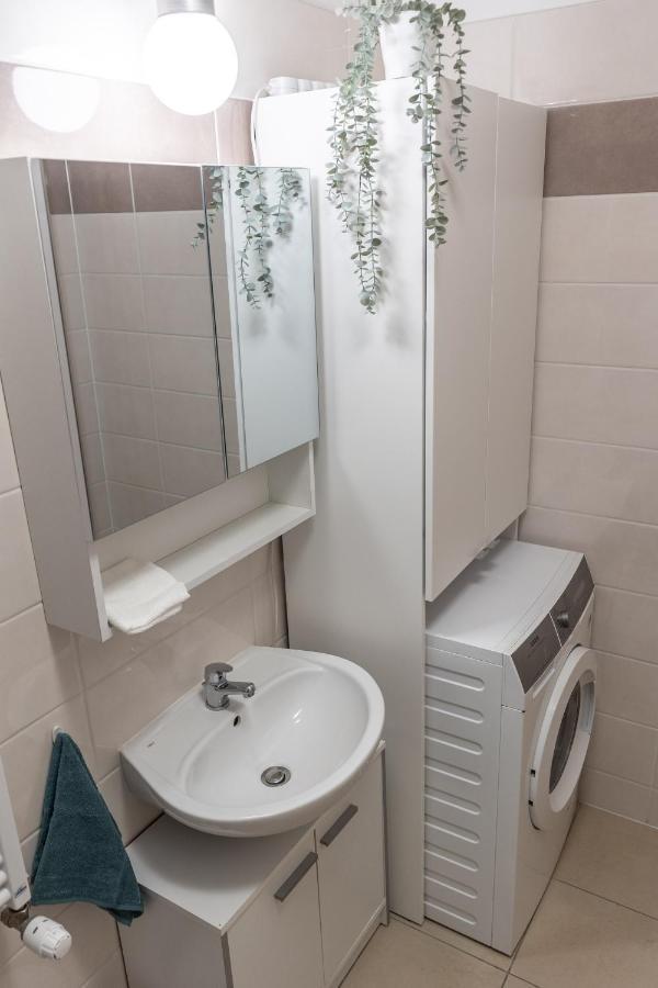 Need In Bp - Garage, Terraces, Aircon Apartmán