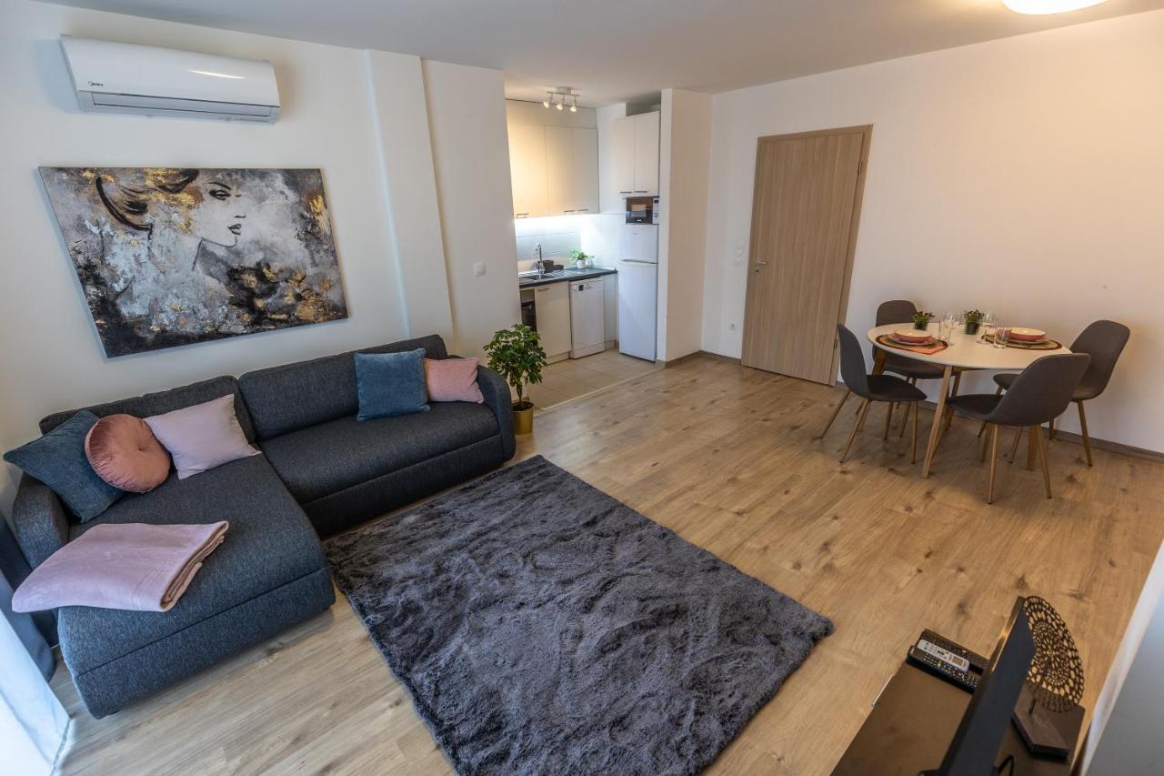 Need In Bp - Garage, Terraces, Aircon Apartmán *