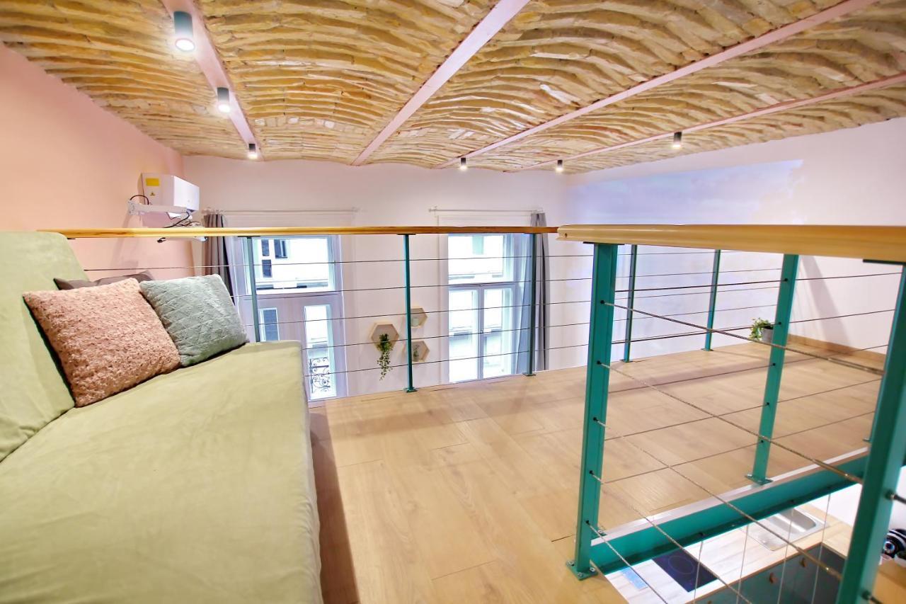 Awesome Downtown W Balcony & Free Private Parking Appartamento Budapest