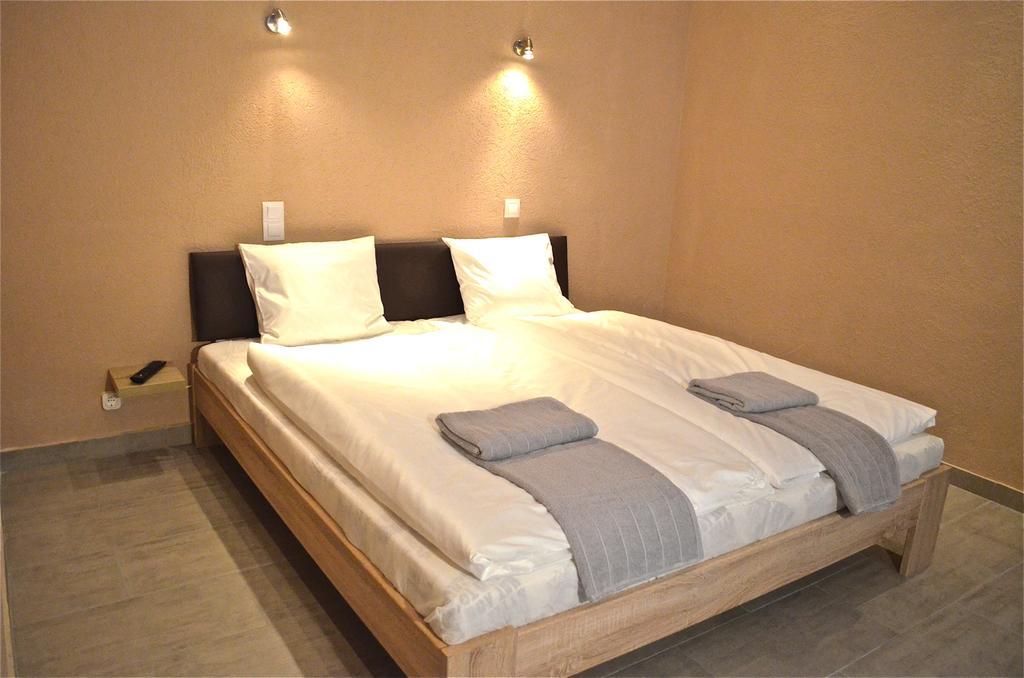 Luxe For Less * Budapešť
