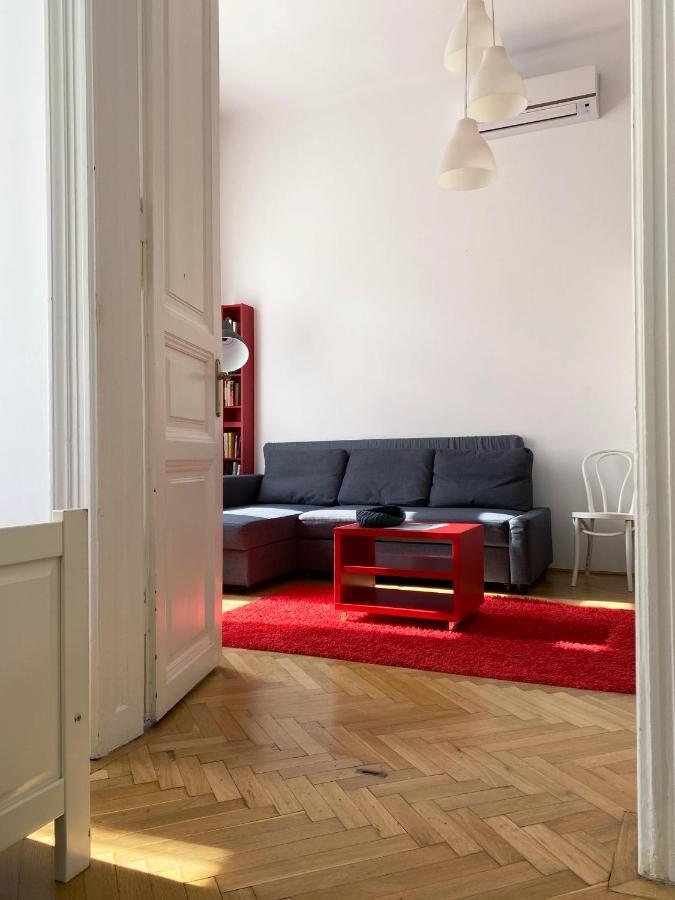 Apartamento Awesome In The *