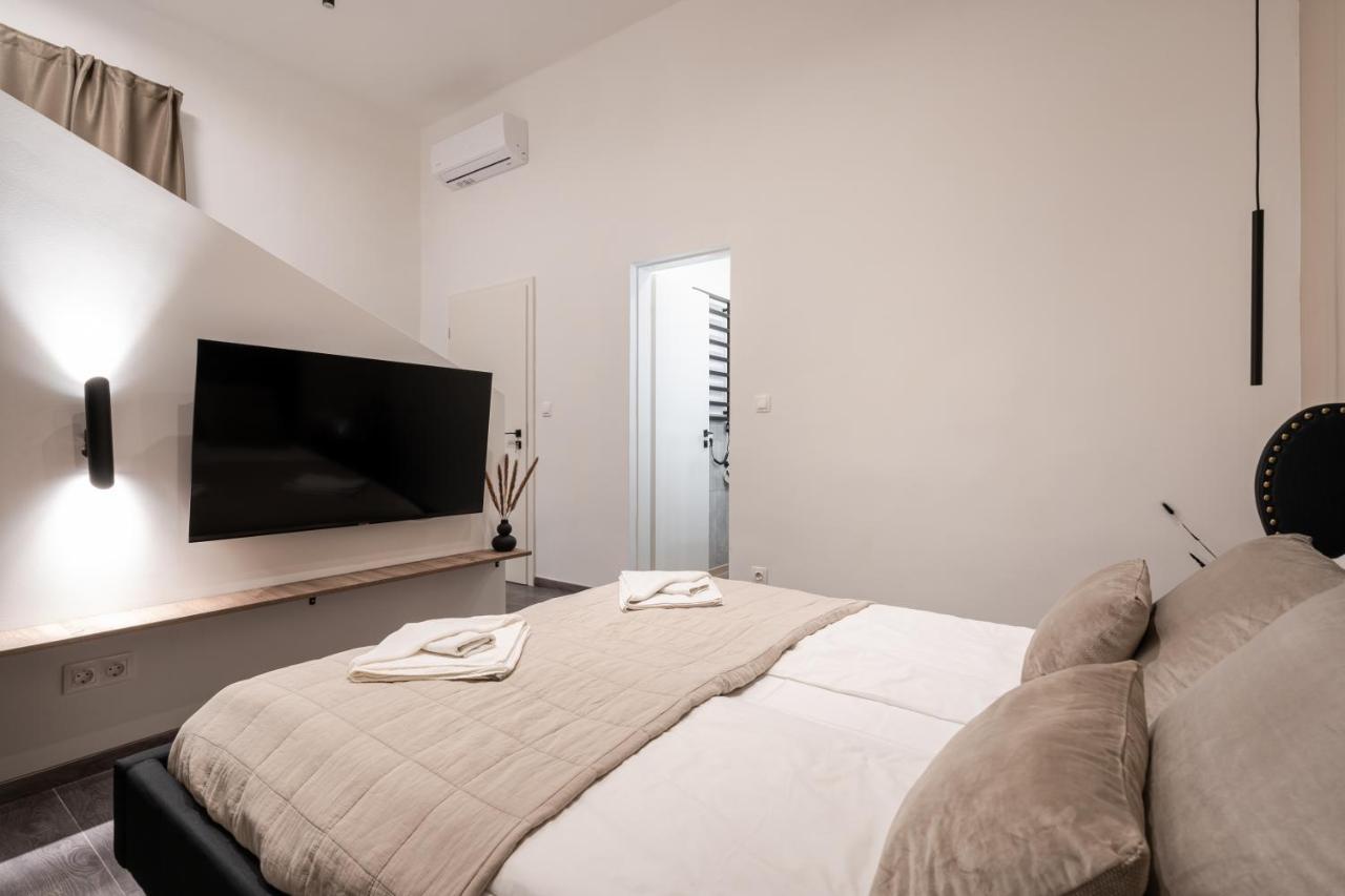 Apartment Kl31 - Urban Escape - Prime Location - Klauzal Square By Bqa Budapest