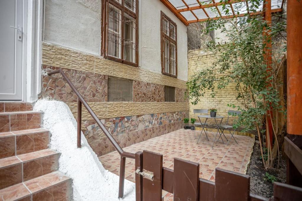 Cosy Two Bedroom Flat In Josika Street, Paprika * Budapest