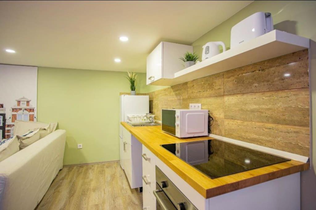 Cosy 2 Bedroom Flat In Akacfa St., Sol Lägenhet