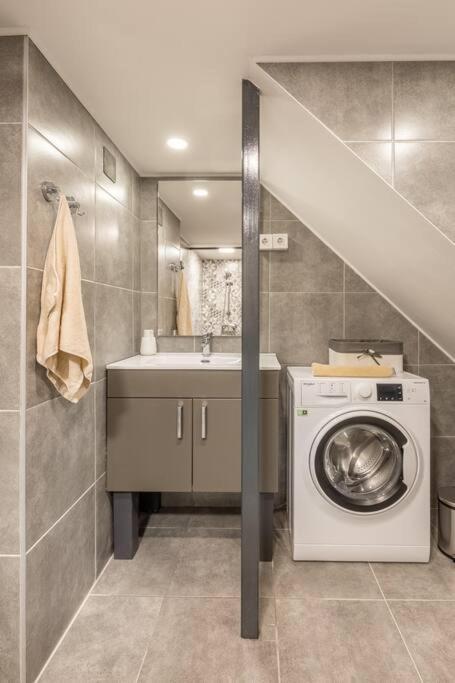 E39 Eotvos Apartamento