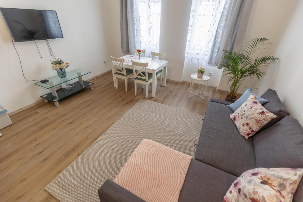 Emily's Lovely Place * Budapest