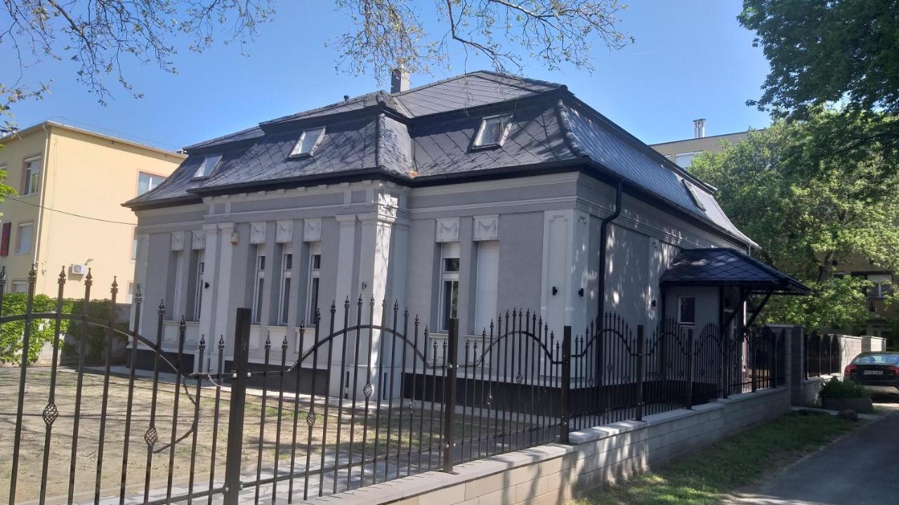 Karpatia Vendeghaz 1201 *
