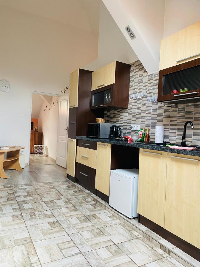 Apartman R-andi Feszek