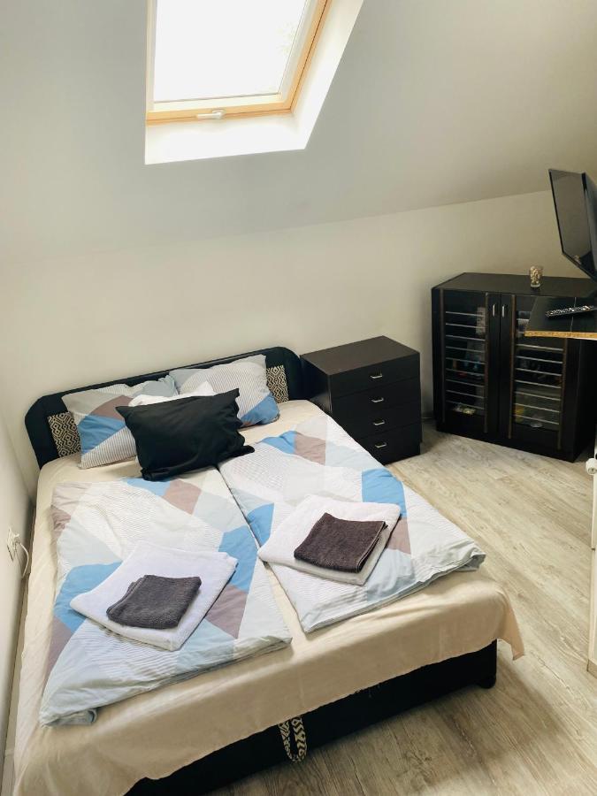 Apartman R-andi Feszek