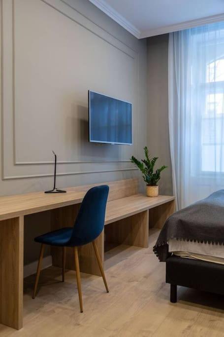 Luxurious Located In The Heart Of Budapest