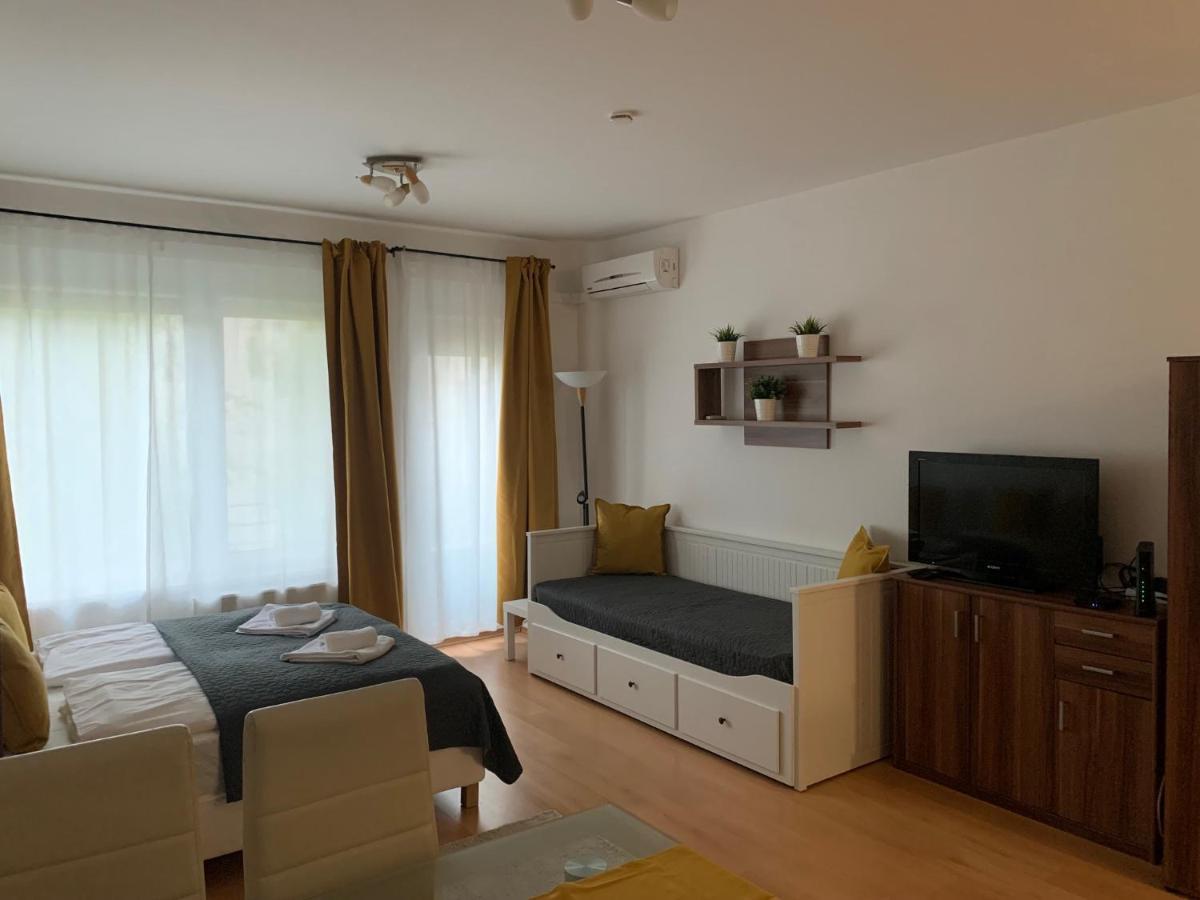 Corvin Fontana Apartment *