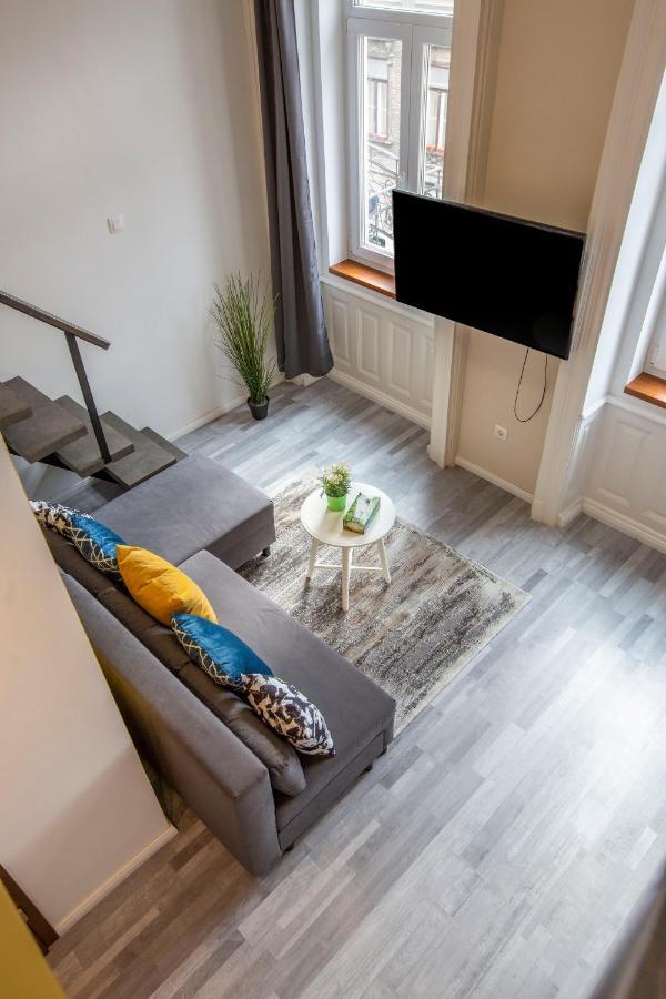 Deluxe Akacfa In The Heart Of Appartement