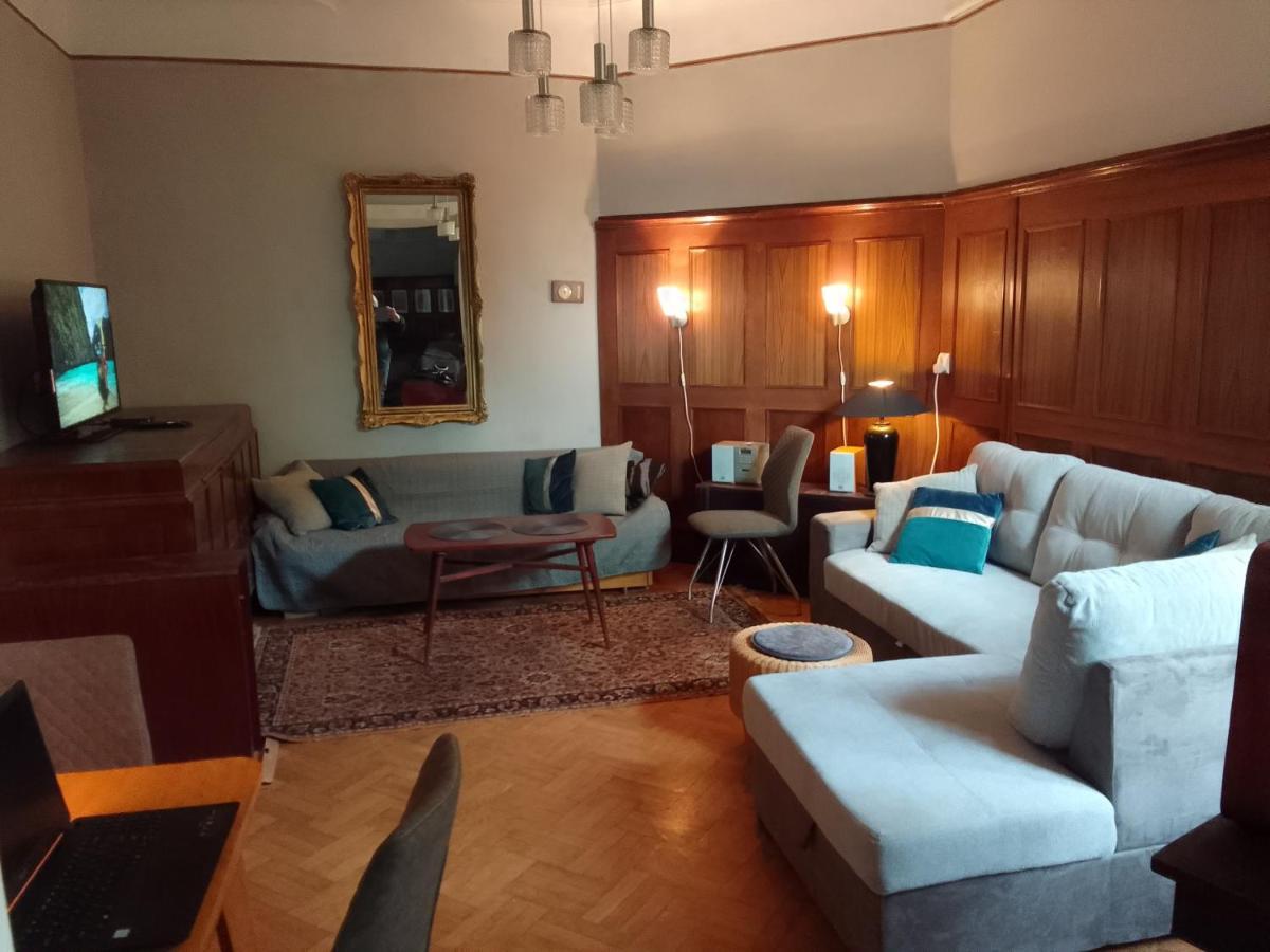 Parkside Large Modern Garden View Appartement *
