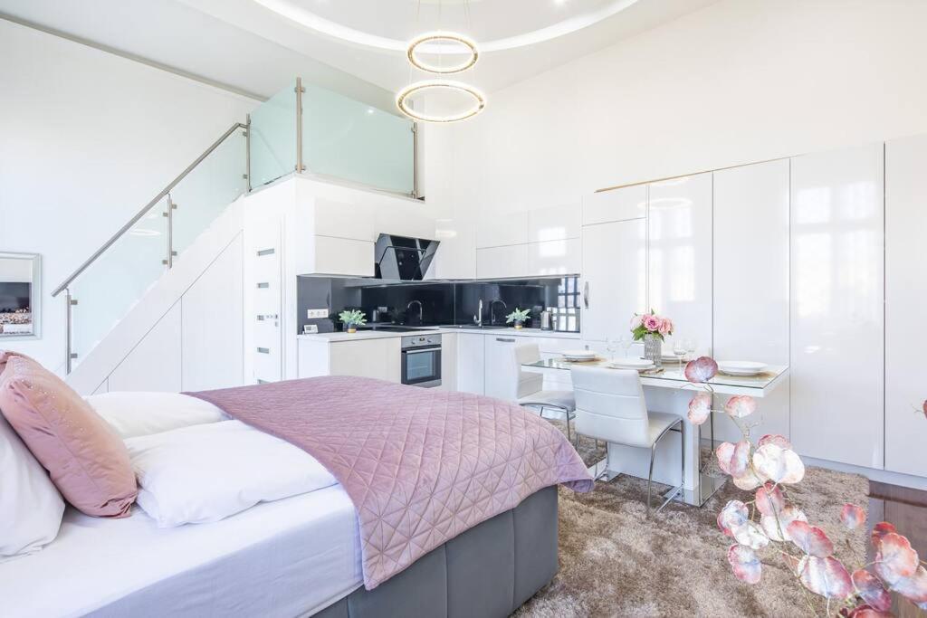 Opera Luxury * Budapest