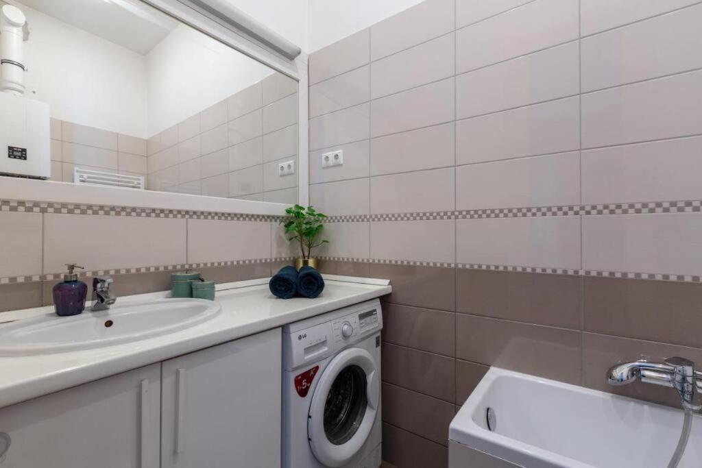 Chic, Captivating Space *