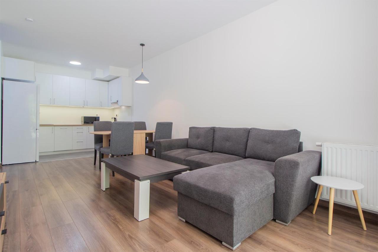 Corvin Modern Two Bedroom Free Parking *