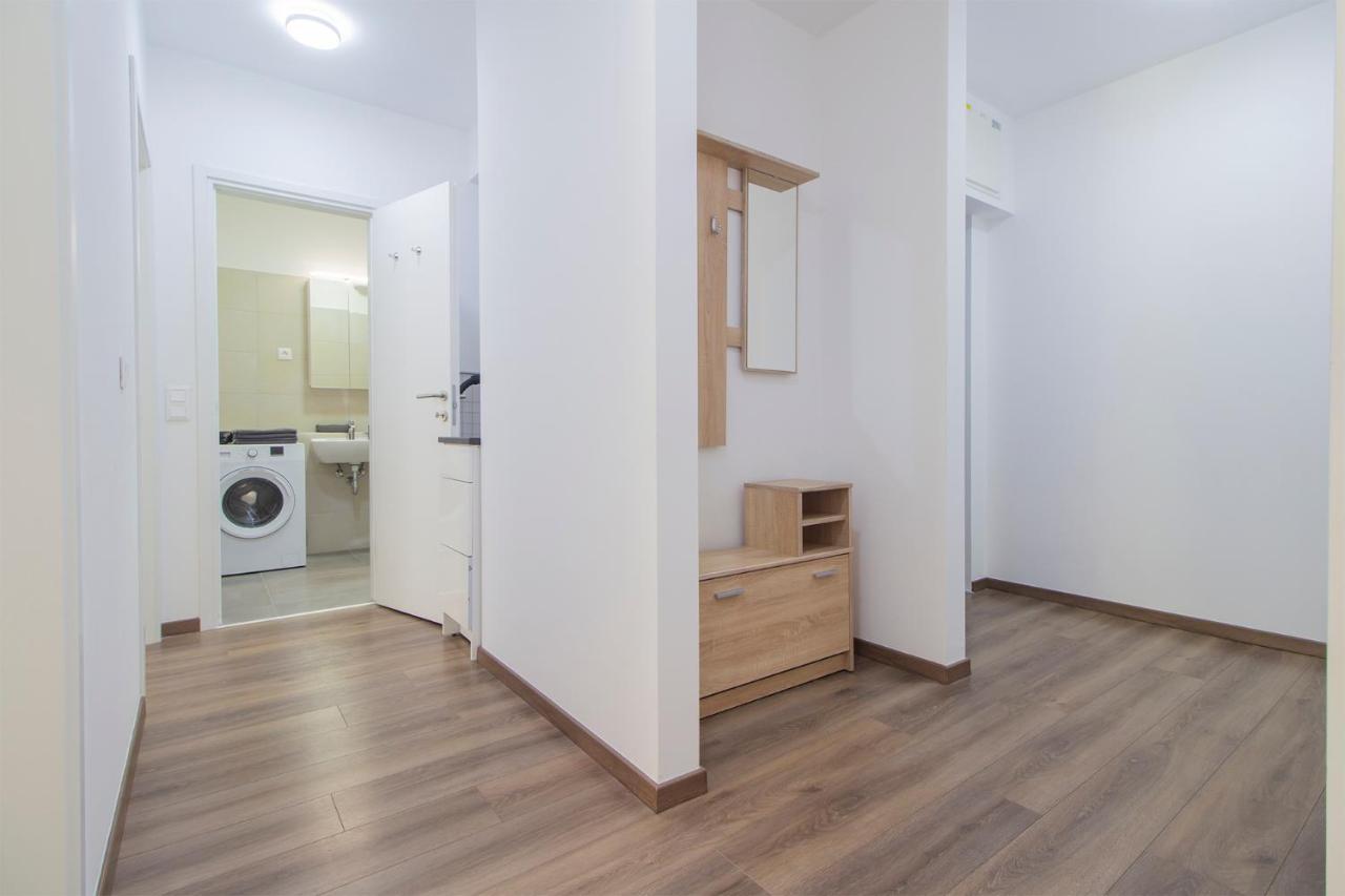 Corvin Modern Two Bedroom Free Parking * Budapest