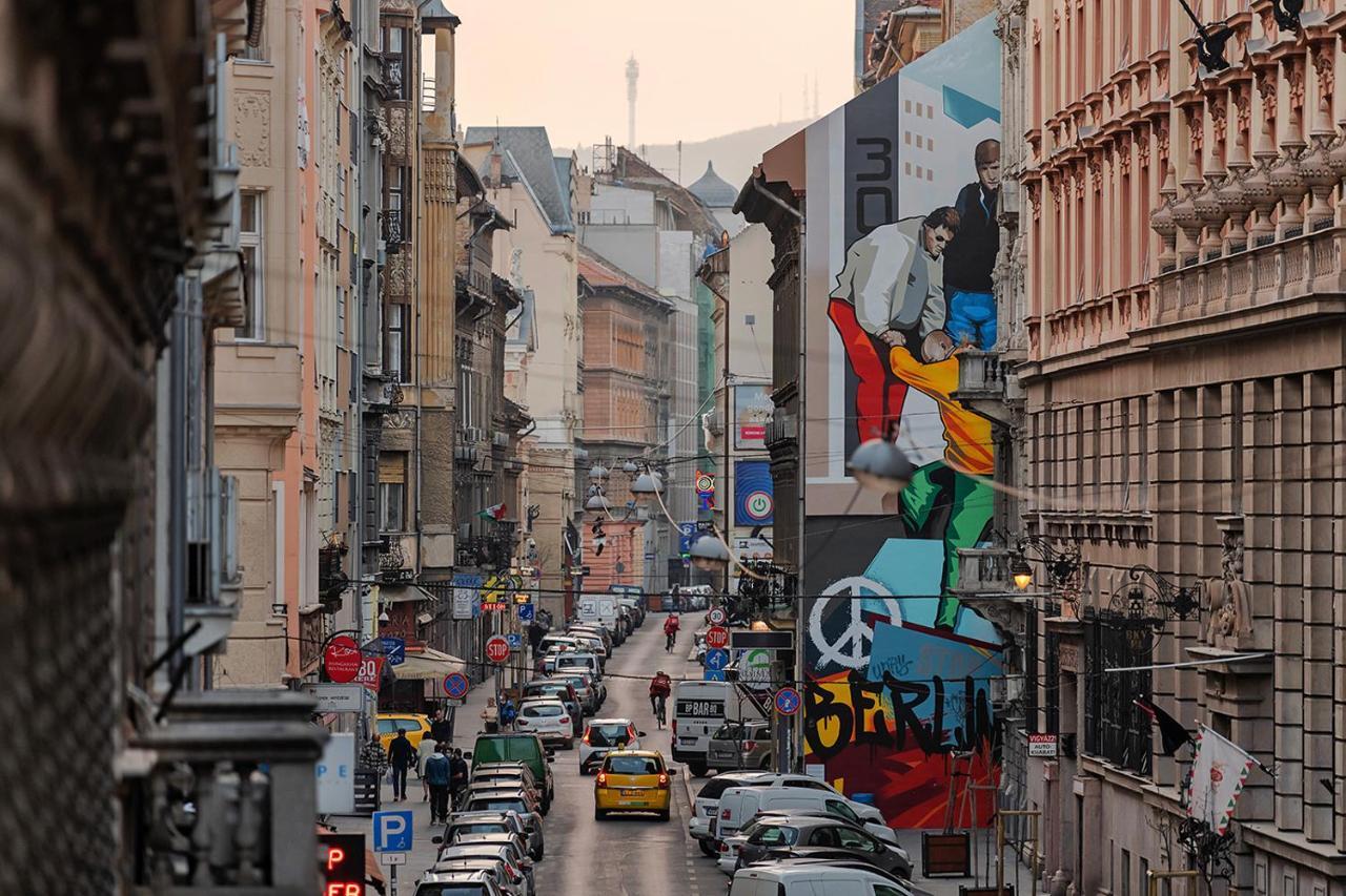 Chic, Captivating Space * Budapest