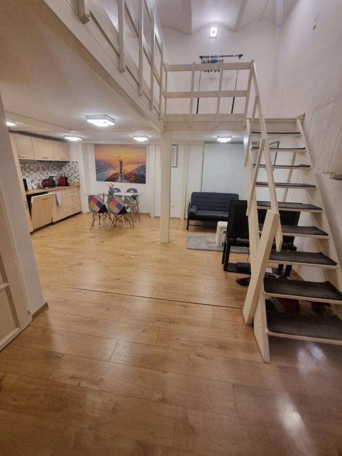 Apartman Pipa Utca 6 *