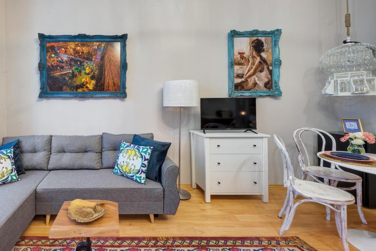 Bohemian In The Centre Apartment