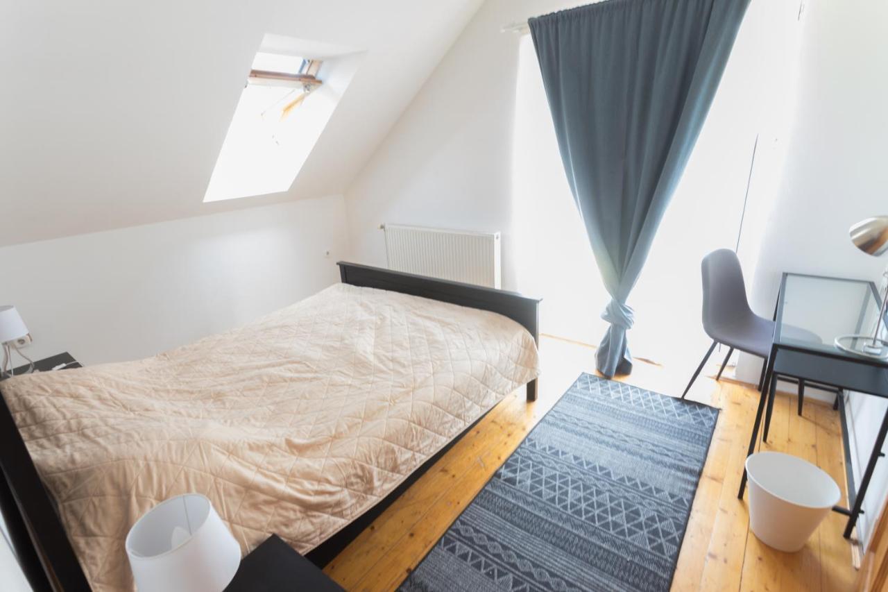 Hi-bp Garden City Batsanyi 3 Rooms, Upstairs Near The City Train With Free Parking * Budapest