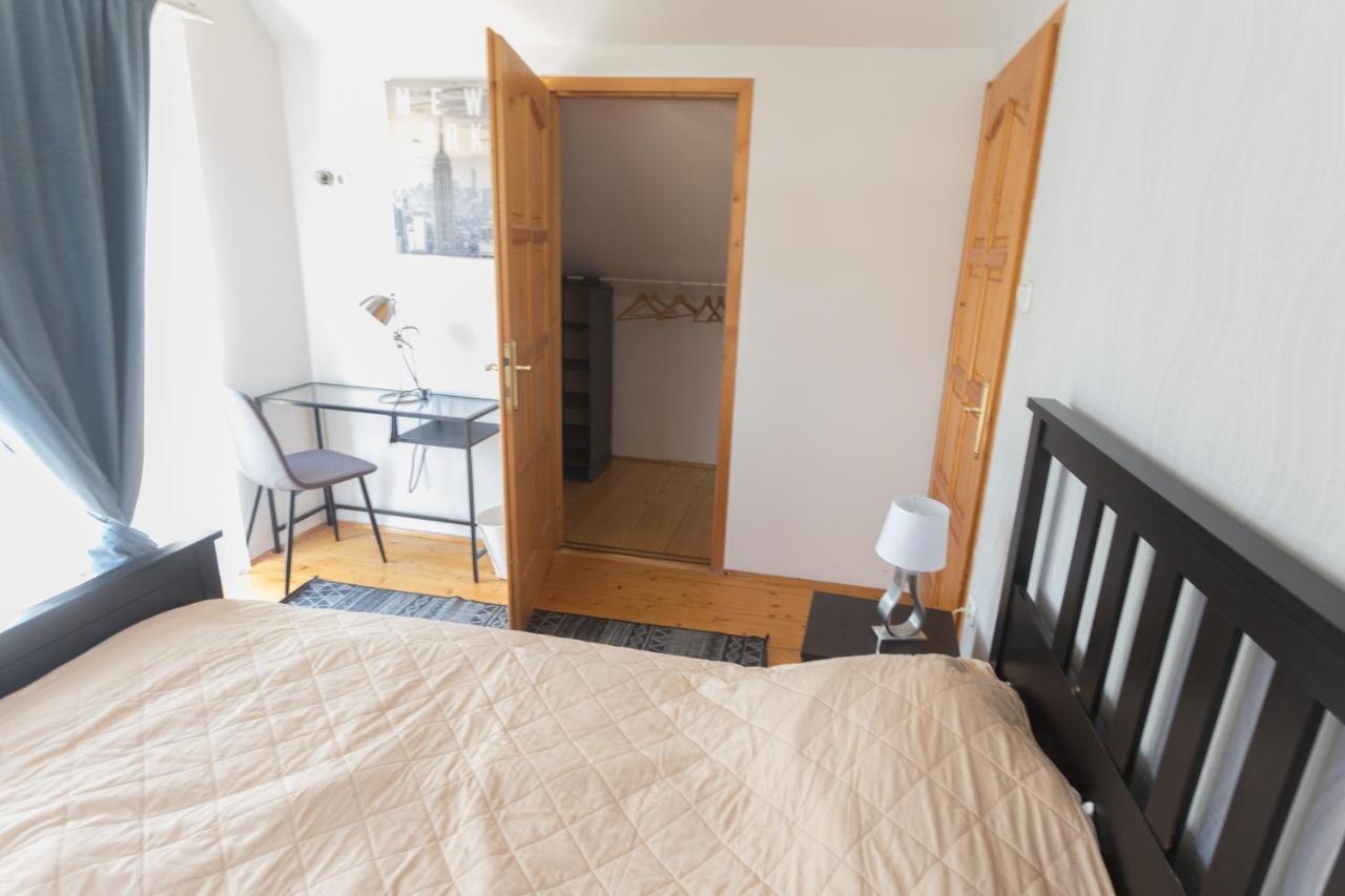 Apartamento Hi-bp Garden City Batsanyi 3 Rooms, Upstairs Near The City Train With Free Parking *