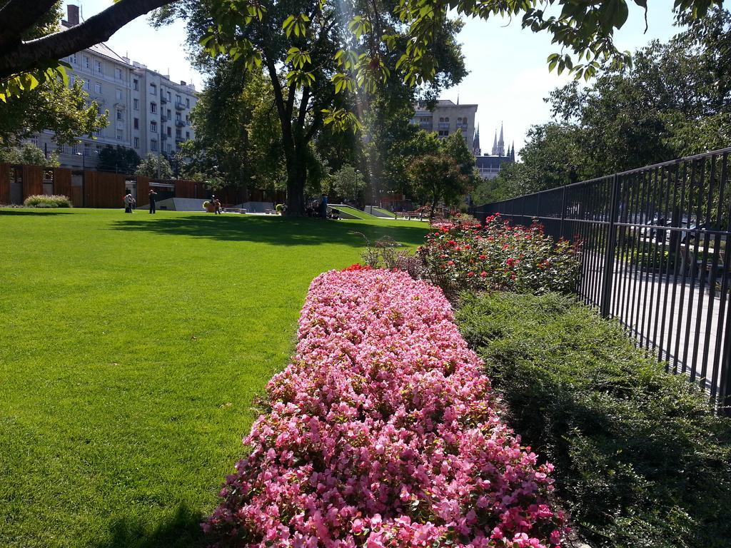 Balaton Delux * Budapest