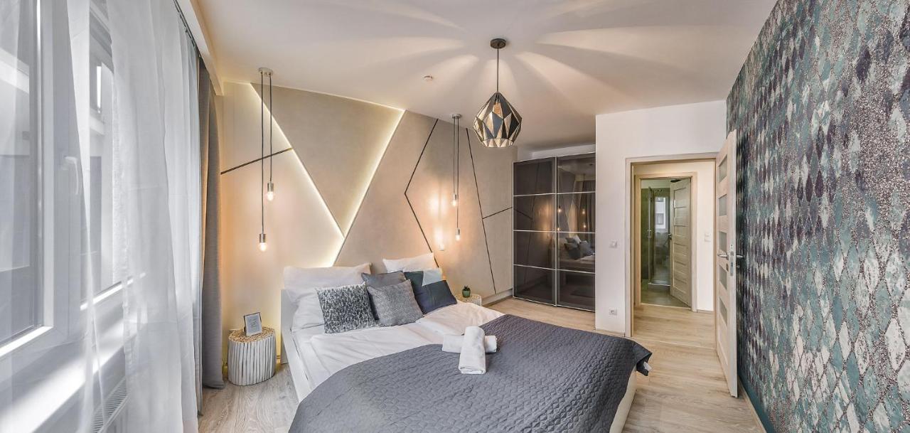 Appartamento Corvin Interior Design Apartment+free Garage