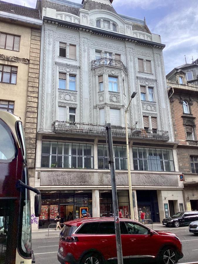 Of * Budapeszt