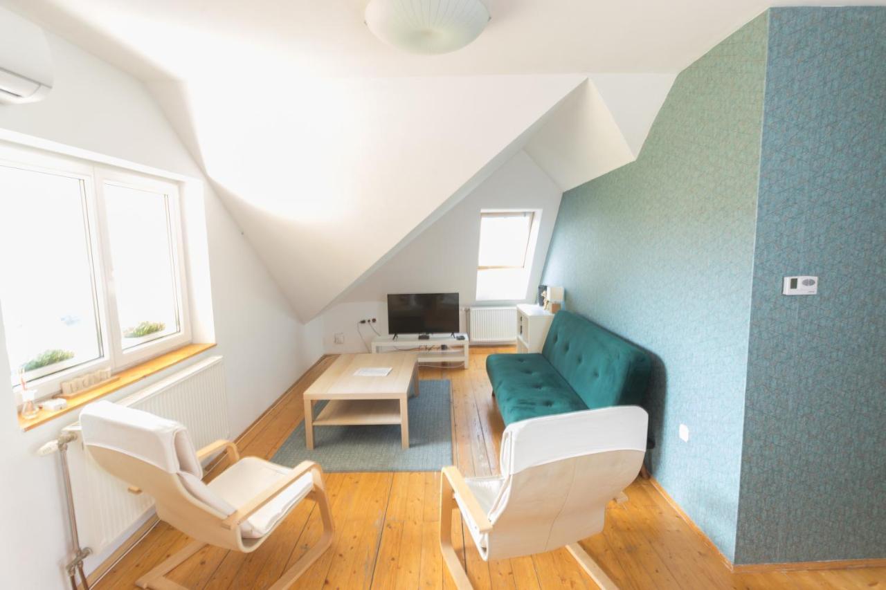 Hi-bp Garden City Batsanyi 3 Rooms, Upstairs Near The City Train With Free Parking Apartamento Budapest